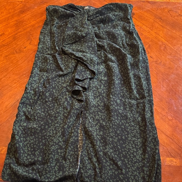 Zara Dresses & Skirts - Zara Black Textured Pencil Skirt